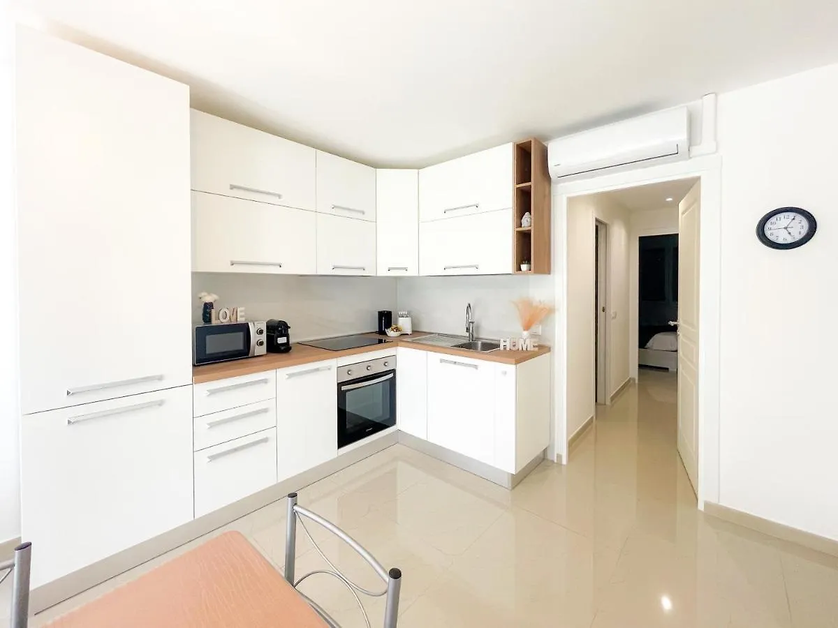 Lenval 6 Pers Ac Wifi Apartment Nice