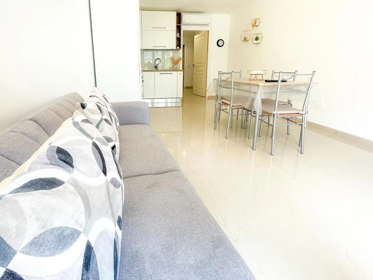 Lenval 6 Pers Ac Wifi Apartment Nice